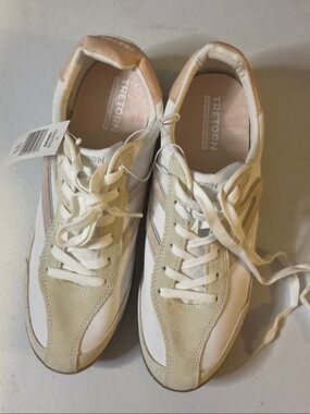 Shoes 5 - Tretorn Cream White and Tan Women's Sneakers